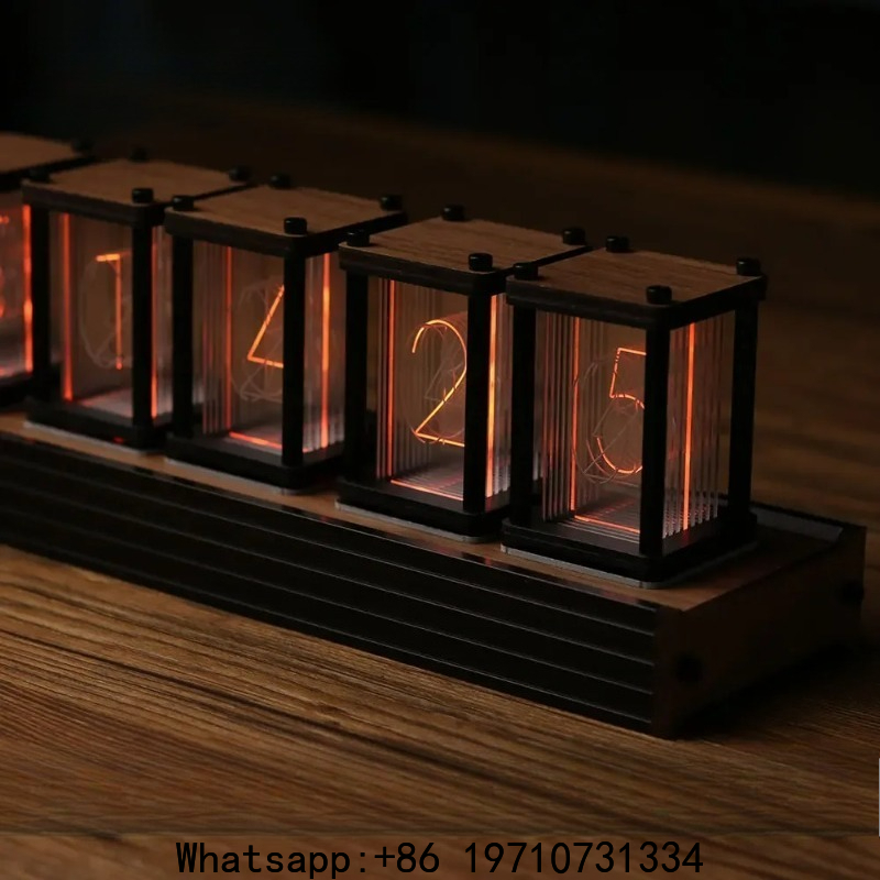 Diy Electronics Gift Ideas - Orologio da Tavolo DIY con Tubi