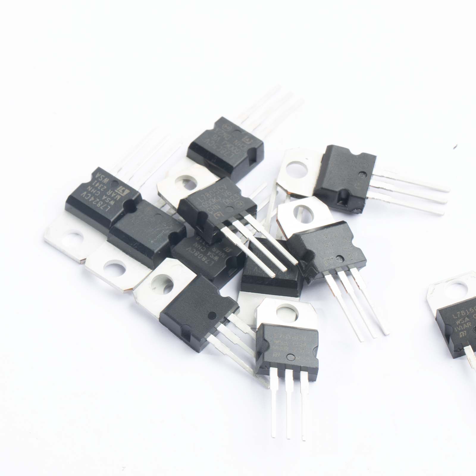 50 pz Kit Regolatore di Tensio - Mosfet Transistor Set recensione e prezzo